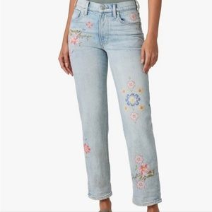 Lucky brand embroidered jeans!! Size 8/29R.
